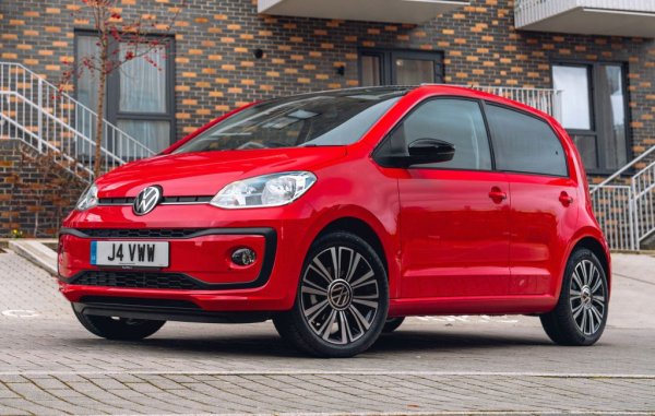 Ако щете вярвайте, но най-евтиният нов автомобил в България е Volkswagen. За съжаление това няма да продължи още дълго. Макар и на преклонната 12-годишна възраст, Up! си остава една от най-добре измислените малки градски коли. Но VW няма намерение да му подготвя наследник, а в последните дни на декември ще прекрати и производството. Базовият Up! е с еднолитров мотор с 65 коня, две врати, ръчни скорости, 14-цолови стоманени джанти, радио с USB и SD карта, климатик, предни електрически стъкла, стойка за смартфон. За 29 248 лева можете да си вземете и вариант с фабрична метанова уредба. 

Цена през декември 2022: 25 782 лева
Цена през декември 2021: 23 802 лева
Цена през декември 2020: 21 245 лева
Цена през декември 2019: 21 632 лева 
